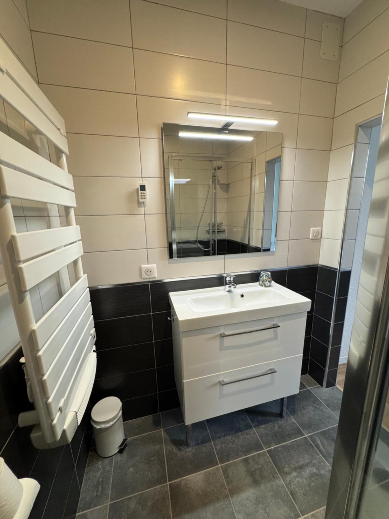 Appartement Le Madargue Idealement Place Chatel-Guyon Ngoại thất bức ảnh