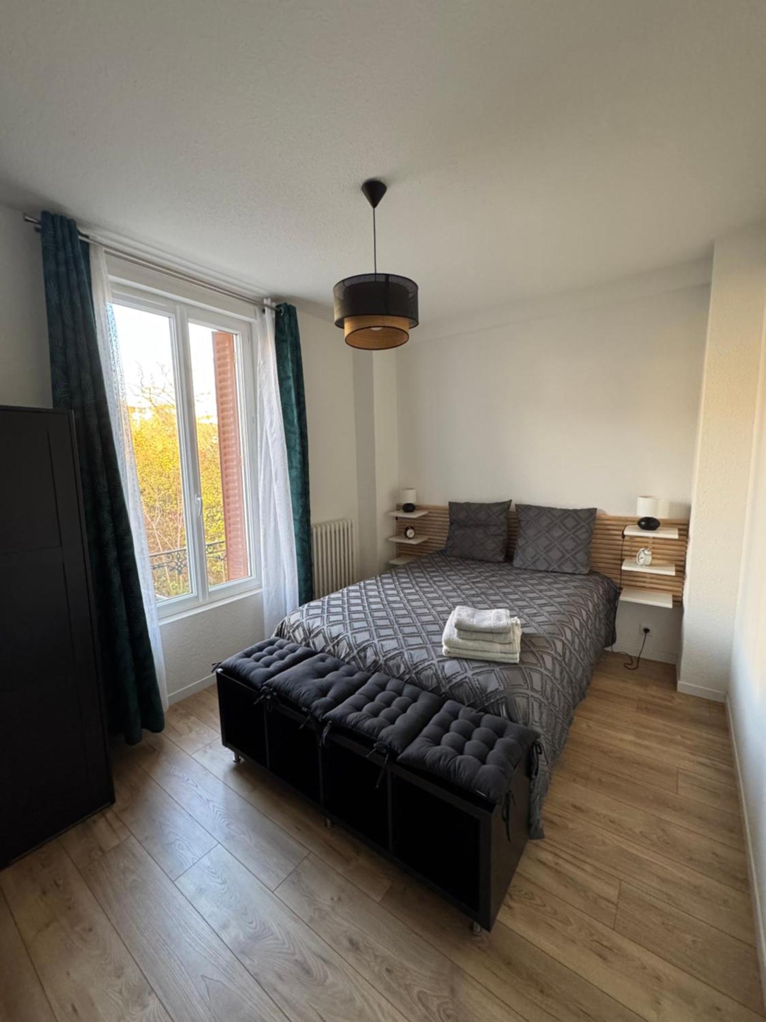 Appartement Le Madargue Idealement Place Chatel-Guyon Ngoại thất bức ảnh
